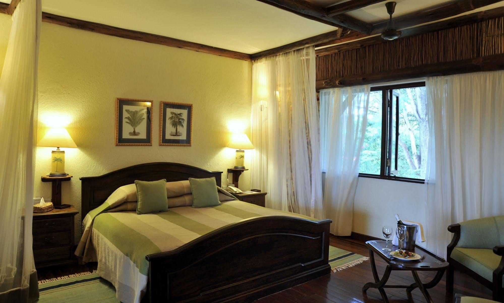 Kilaguni Serena Safari Lodge Tsavo Экстерьер фото